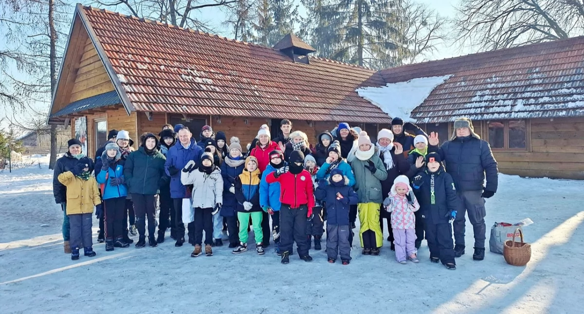 40-osobowa grupa dzieci i młodzieży z wspomnianej placówki, oczywiście pod okiem opiekunów, przez kilka godzin wspaniale się bawiła. Fot. zbiory własne