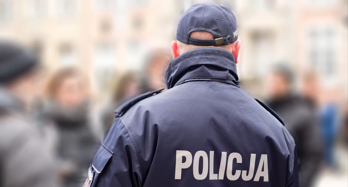 Kronika policyjna, Wystarczył jeden telefon mężczyzna otrzymał niezbędną pomoc - zdjęcie, fotografia