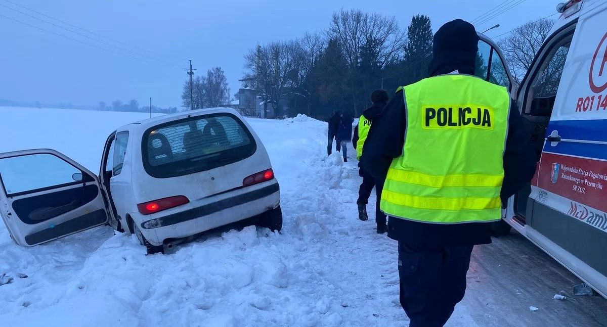 Wypadki / kolizje, Wypadek skutkiem śmiertelnym Oleszycach - zdjęcie, fotografia