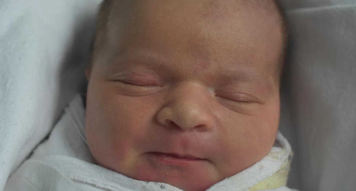 Pola Radoń, córeczka Karoliny i Michała, siostrzyczka Zuzanny, urodzona 25 stycznia, waga 3300 g, mieszkanka Grochowiec.