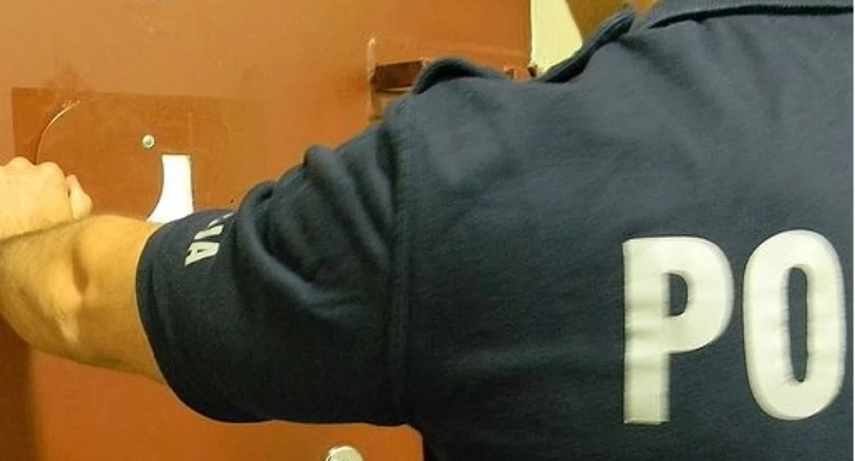 Poszukiwany mieszkaniec gminy Laszki trafił do policyjnej izby zatrzymań. Nie uniknie już odbycia zasądzonej kary./ FOT. archiwum Policji