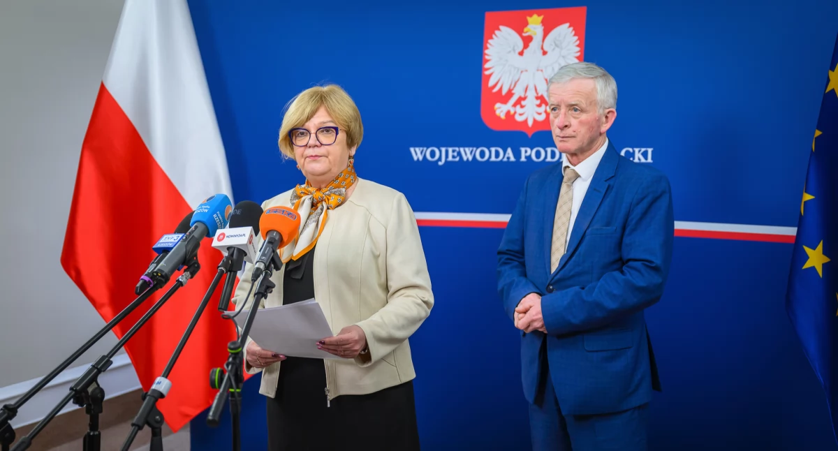 – W najbliższych dniach ogłosimy nabór wniosków na realizację zadań w 2026 roku w ramach Programu Ochrony Ludności i Obrony Cywilnej. Będziemy mieli jeszcze większe pieniądze, niż w 2025 roku, bo niemal 300 milionów złotych – powiedziała podczas konferencji prasowej wojewoda podkarpacki Teresa Kubas-Hul. Fot. Jerzy Żygadło/PUW Rzeszów