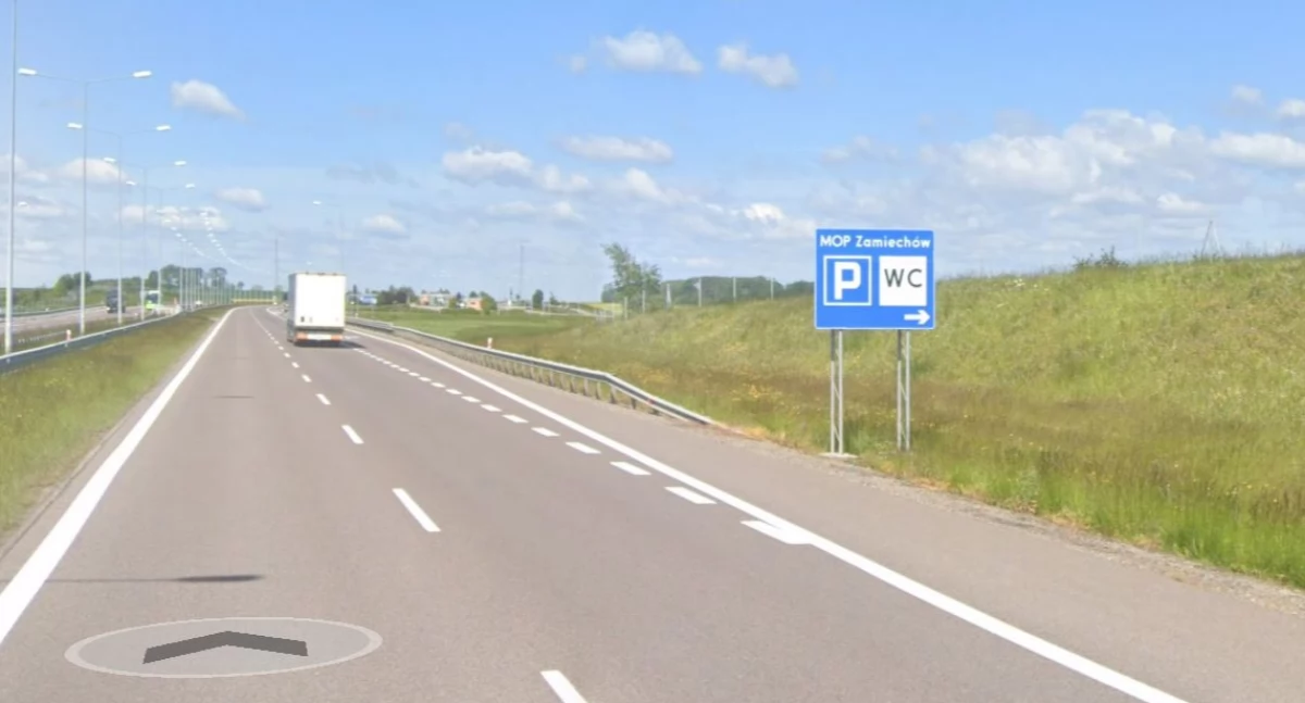 Jeden z MOP-ów na trasie z Przemyśla do Rzeszowa, tj. MOP Zamiechów, od 28 października 2025 r. jest niedostępny dla kierowców. Został użyczony wojsku./ FOT. Google Maps