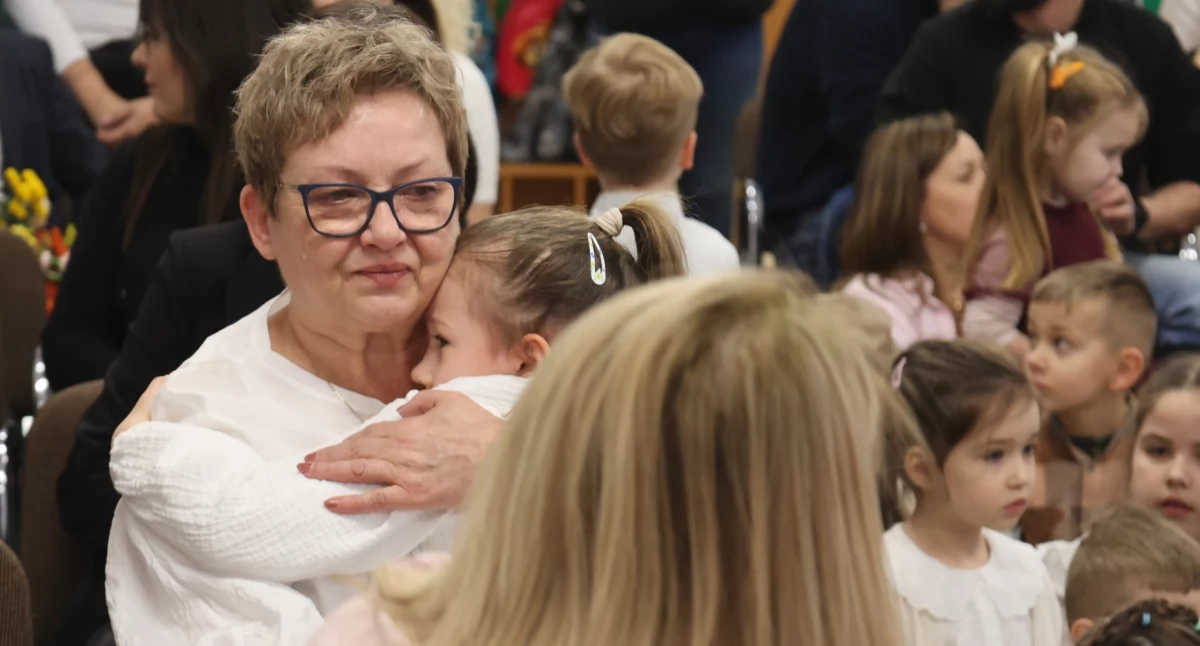 J. Szajny nie kryła wzruszenia wyjątkową chwilą. / FOT. UM Jarosław