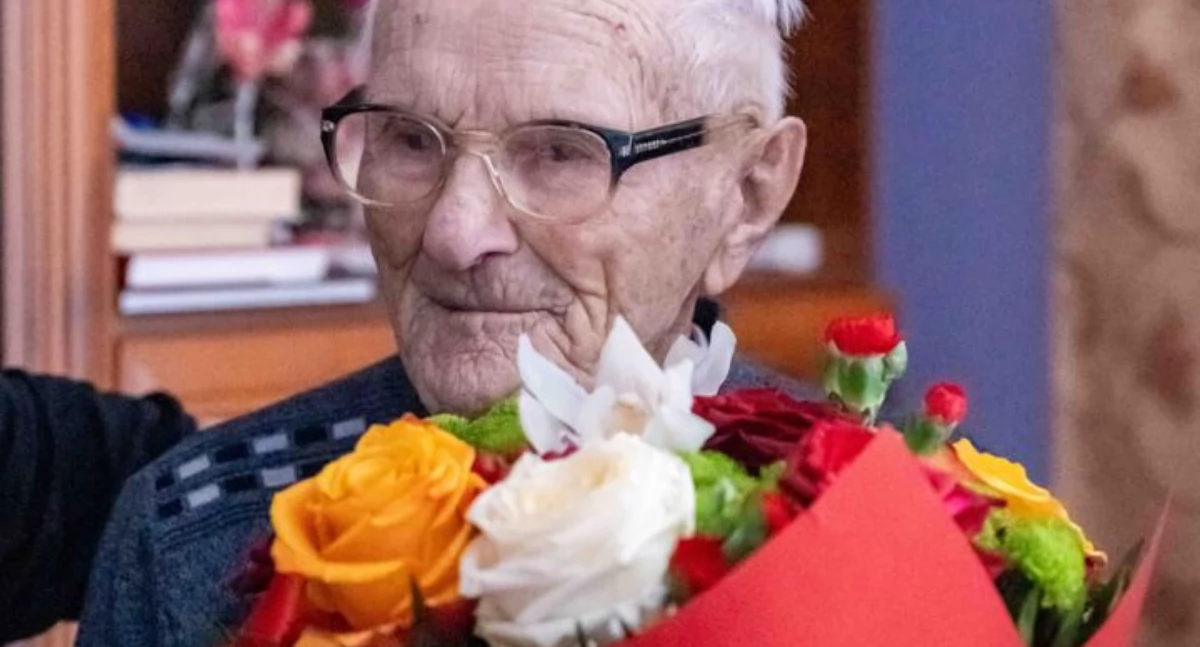  Niezwykły jubileusz pana Bolesława stał się okazją do serdecznego spotkania i wspólnego świętowania./Fot. UMiG Narol 