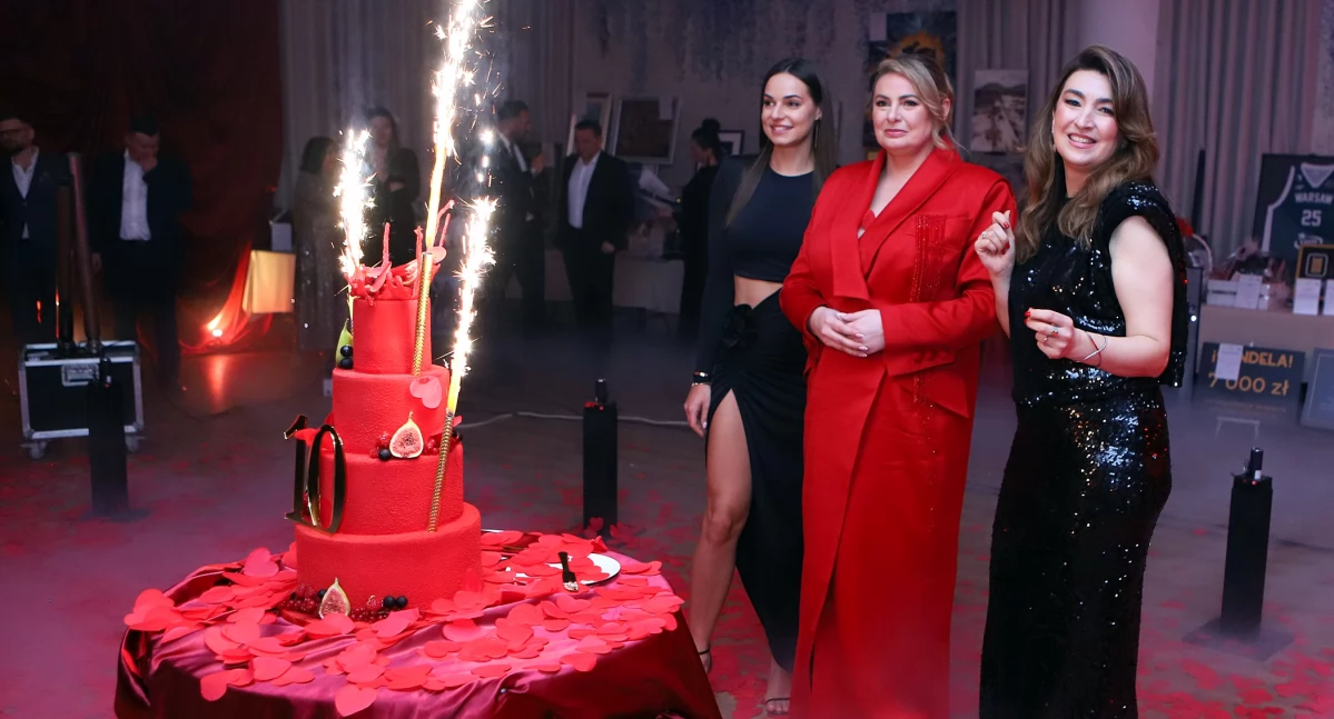 – Wszystkim goszczącym na naszym wydarzeniu z całego serca dziękujemy za wsparcie – powiedziała M. Bartnik (w środku), szefowa jarosławskiej Fundacji Mukohelp./ FOT. materiały organizatora
