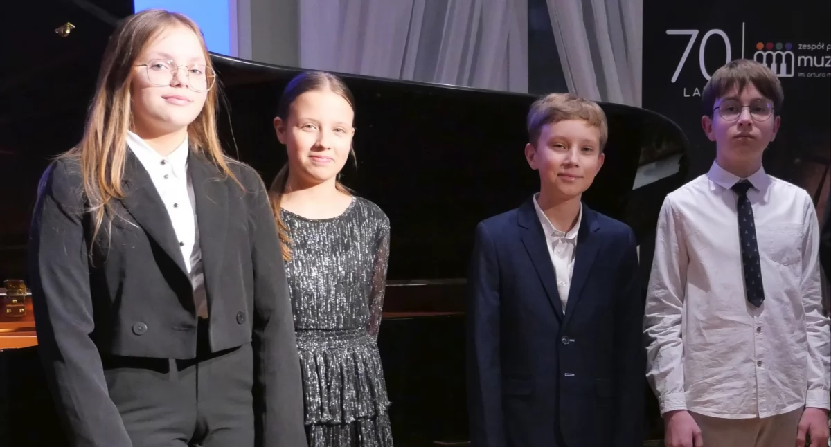 Zdobywając najwyższe laury, młodzi pianiści udowodnili, że w Przemyślu nie brakuje młodych osób, które kochają muzykę klasyczną. /FOT. ZPSM w Przemyślu