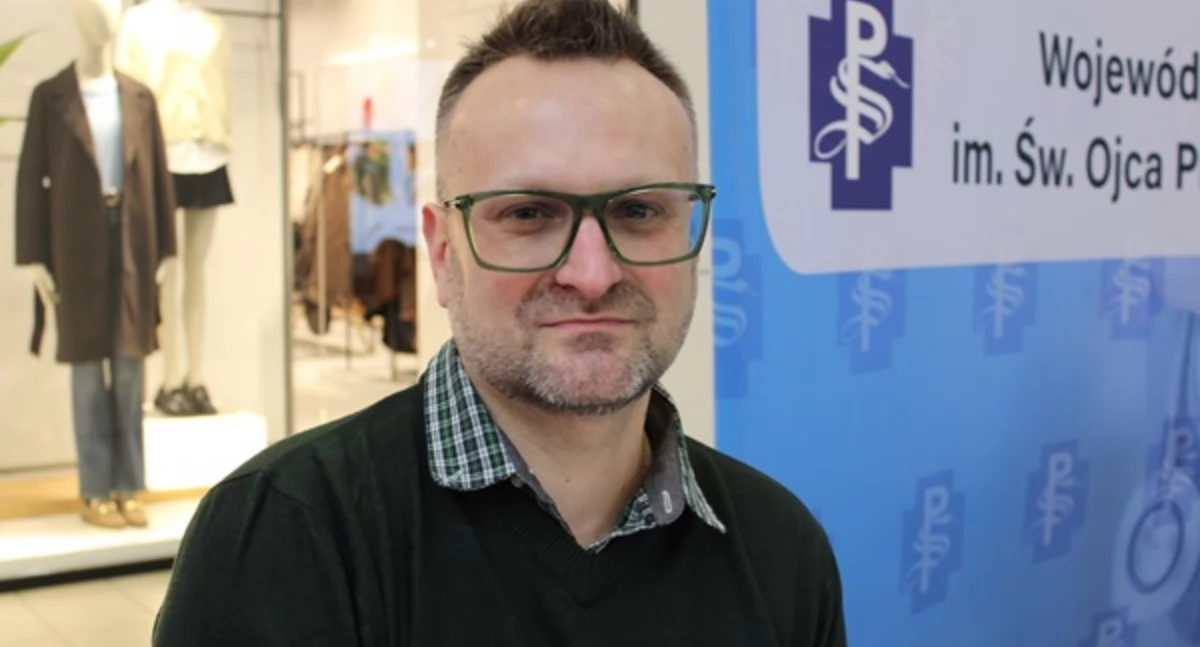 – Pacjenci są coraz bardziej świadomi potrzeby dbania o profilaktykę. Obserwujemy w ostatnich dwóch latach zwiększoną liczbę nowotworów, co może być spowodowane tym, że po pandemii ludzie po prostu częściej zaczęli się badać – mówi lek. med. Oleg Socha, koordynator Oddziału Onkologicznego Wojewódzkiego Szpitala im. św. Ojca Pio w Przemyślu./ FOT. U. Gielo