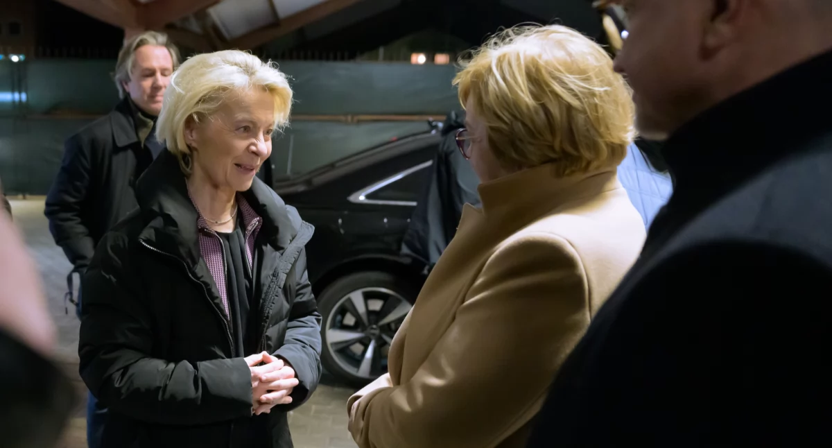 W Przemyślu gościła m.in. przewodnicząca Komisji Europejskiej Ursula von der Leyen. Powitała ją wojewoda podkarpacki Teresa Kubas-Hul (z prawej). Fot. Jerzy Żygadło/PUW Rzeszów