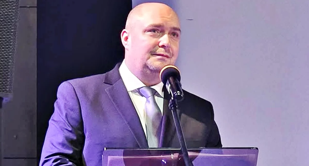 13 radnych było przeciwko projektowi oświadczenia, dotyczącego standardów prowadzenia obrad oraz wykonywania obowiązków przez przewodniczącego tego gremium Marcina Kowalskiego (na zdjęciu). Fot. zbiory własne 