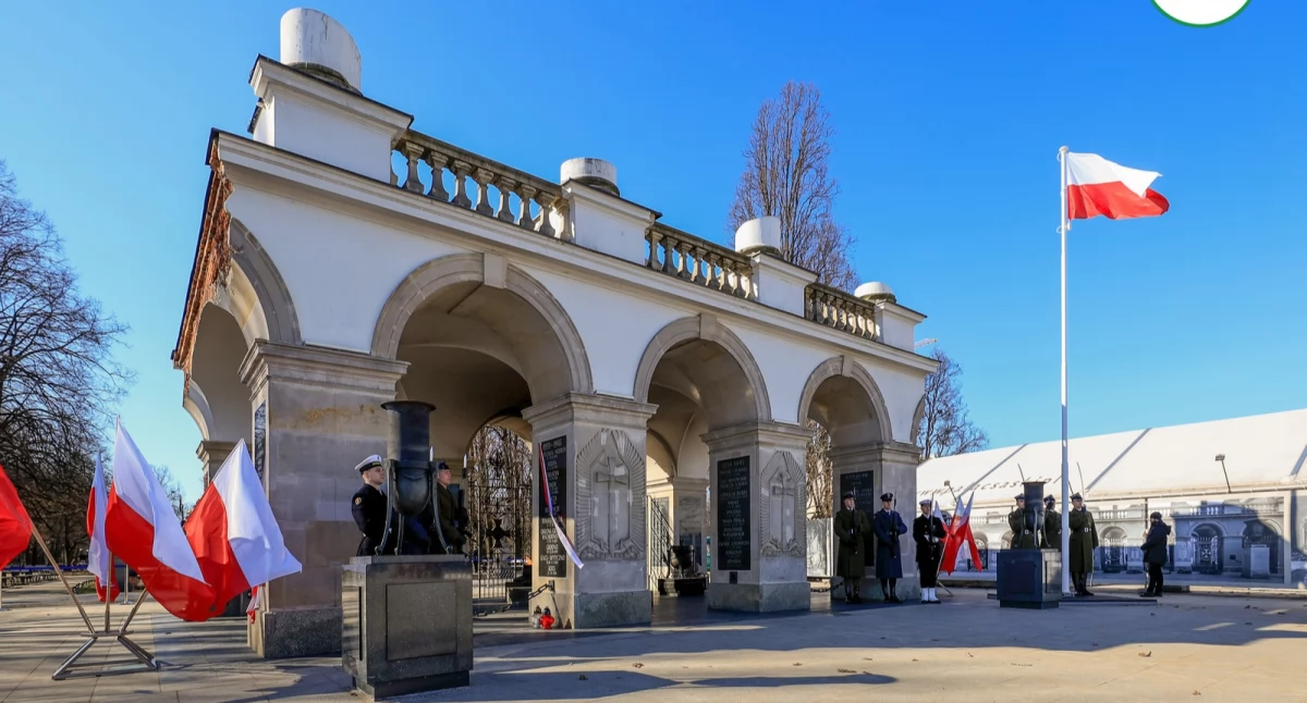 W uroczystościach wzięła udział liczna birczańska delegacja na czele z burmistrz miasta i gminy Bircza Anną Szymaszek. Obecna była m.in. wiceprezes zarządu Polskiego Stronnictwa Ludowego w powiecie przemyskim Małgorzata Dachnowicz, poseł PSL Adam Dziedzic czy wicewojewoda podkarpacki Tomasz Lorenc. Fot. PSL Podkarpacie