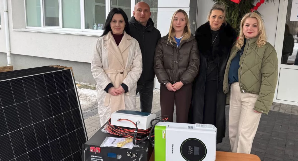 System banków energii i paneli fotowoltaicznych trafił m.in. do centrum @Unbroken we Lwowie, działającego przy Szpitalu Świętego Pantelejmona./ FOT. Fundacja Folkowisko