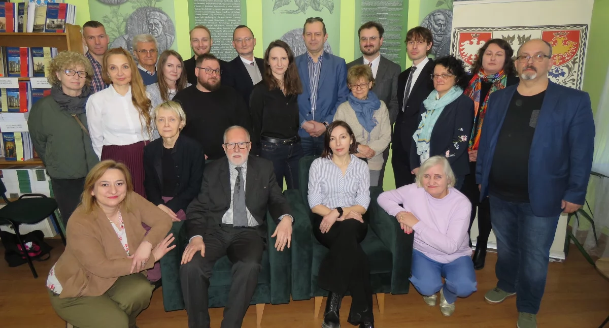 Zdjęcie grupowe najbardziej wytrwałych uczestników walnego zebrania. Fot. J. Motyka