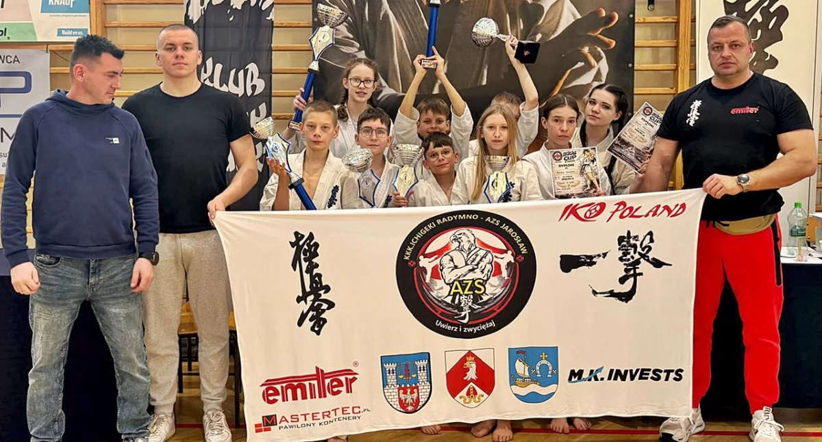 Ekipa Klubu Karate Kyokushin „Ichigeki” Radymno znakomicie spisała się w zawodach w Staninie. Fot. zbiory własne