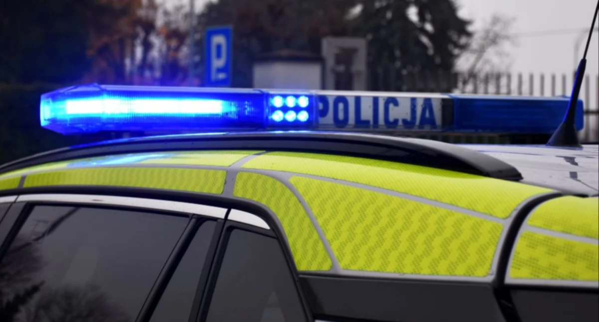 Wezwany na miejsce policyjny patrol policji dopilnował, by kierowca odpowiedział za popełnione wcześniej i teraz wykroczenia./ FOT. KPP Jarosław