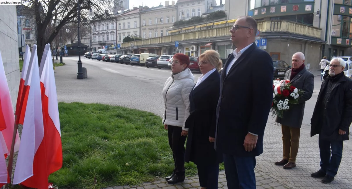 Każdego roku w Przemyślu pamięta się o tych, którzy zginęli w katastrofie smoleńskiej. Nie inaczej było w tym roku./ FOT. Starostwo Powiatowe w Przemyślu