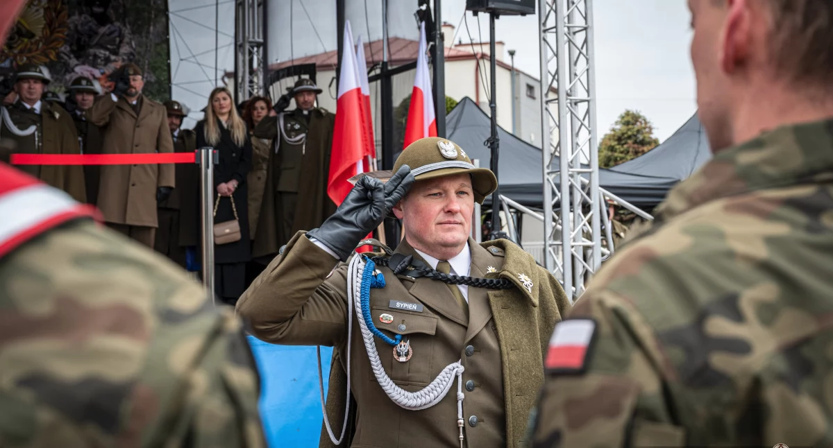 W 3. Batalionie Strzelców Podhalańskich w Gniewczynie Łańcuckiej dotychczasowego pełniącego obowiązki dowódcy batalionu majora Marcina Maksymca zastąpił na stanowisku ppłk Mateusz Sypień. Fot. Julia Chrzanowska