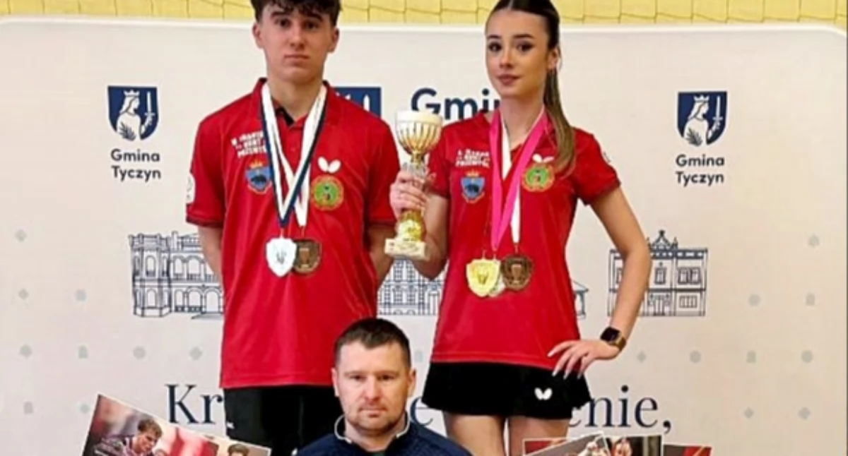Aleksandra Makar i Wiktor Iwaniuch zdobyli łącznie 5 medali podczas mistrzostw Podkarpacia. Poniżej trener Rafał Iwaniuch. Fot. MLKS Nurt Przemyśl