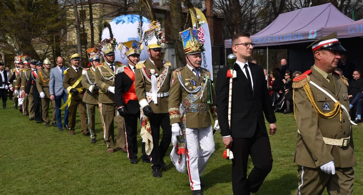 Tradycja Straży Grobowych od lat gromadzi mieszkańców i gości, przypominając o pięknie wielkanocnych zwyczajów pielęgnowanych do tej pory w gminie Przeworsk./Fot. materiały organizatorów