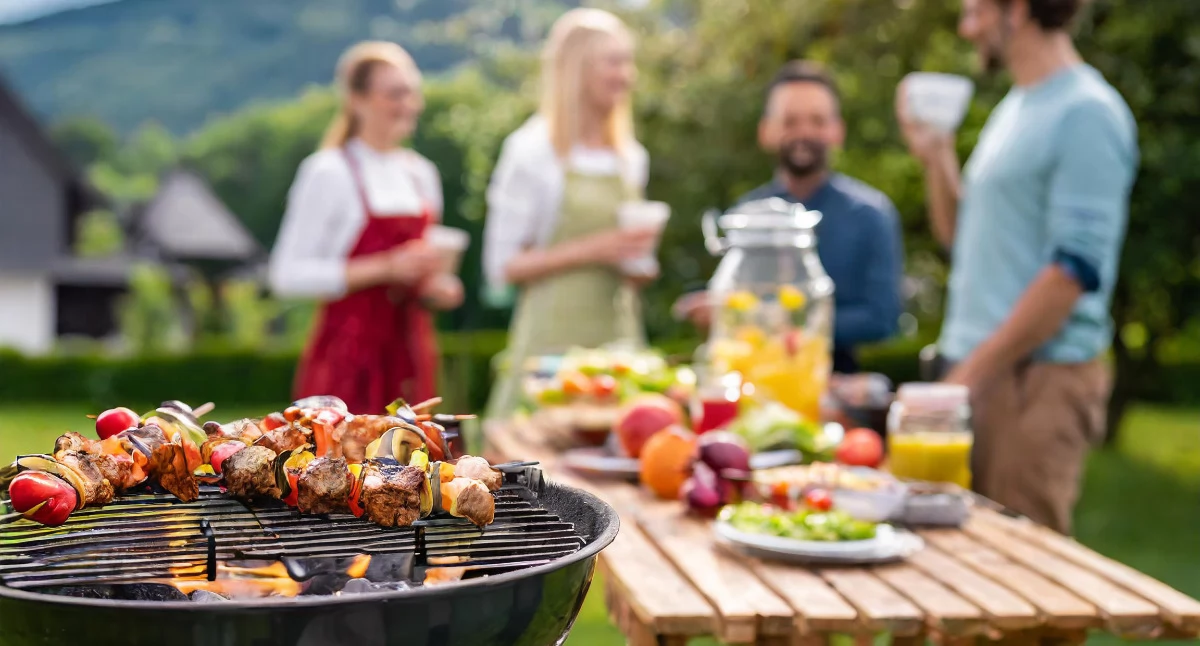 Inne porady, Majówka grill nowoczesnym wydaniu Zapomnij samej kiełbasie! - zdjęcie, fotografia