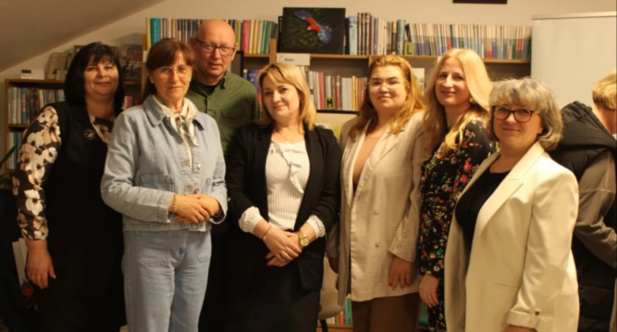 Frekwencja dopisała, a sala wypełniła się osobami zainteresowanymi zarówno malarstwem, jak i tematyką przyrodniczą./Fot. UG Żurawica