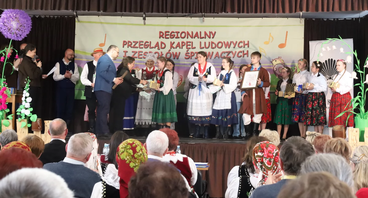 Organizatorami wydarzenia byli: Centrum Kulturalne w Przemyślu wspólnie z Gminnym Ośrodkiem Kultury w Dubiecku z siedzibą w Nienadowej. Jego  partnerem natomiast Spółdzielnia Socjalna „Łęgowianka”. Wydarzenie dofinansowano ze środków budżetu województwa podkarpackiego./Fot. Krzysztof Lechowicz 