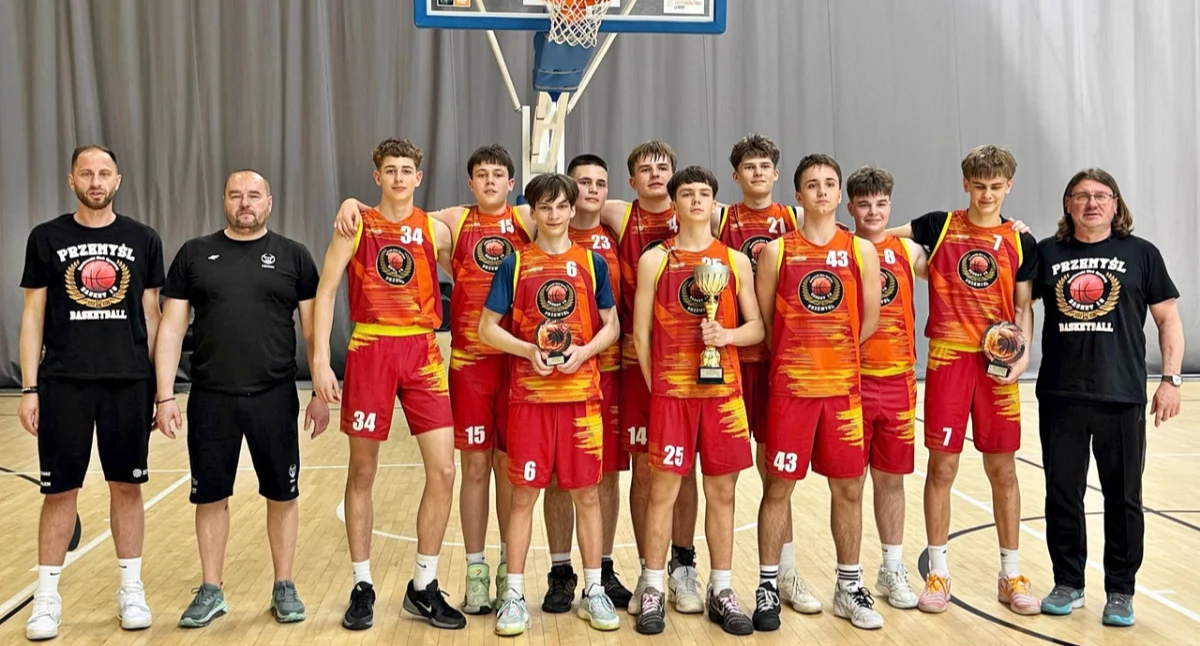 UKS Basket 15 Przemyśl awansował do wielkiego finału mistrzostw Polski kadetów. Fot. UKS Basket 15 Przemyśl