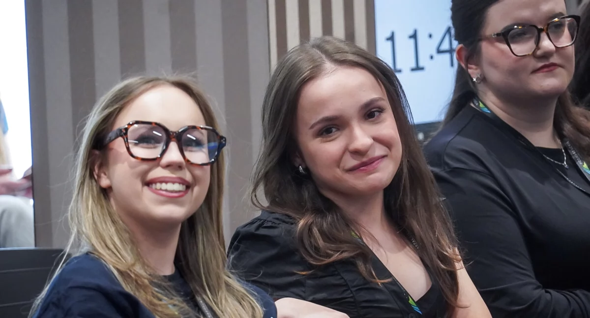 Organizatorem wydarzenia był Młodzieżowy Sejmik Województwa Podkarpackiego.  Uczestniczyli w nim m. in. Przewodniczący Sejmiku Województwa Podkarpackiego Jerzy Borcz, Podkarpacki Kurator Oświaty Dorota Nowak-Maluchnik oraz Michał Mielniczuk, Dyrektor Działu Komunikacji i Wsparcia Zarządu Podkarpackiego Centrum Innowacji./Fot. Szymon Świętoniowski, Kancelaria Sejmiku UMWP
