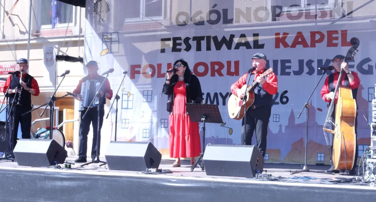 Jurorzy podkreślili bardzo wysoki poziom artystyczny tegorocznych prezentacji. Wyrazili też nadzieję, że kolejne edycje festiwalu zgromadzą jeszcze liczniejsze grono wykonawców i miłośników tego wyjątkowego nurtu muzycznego./Fot. Krzysztof Lechowicz