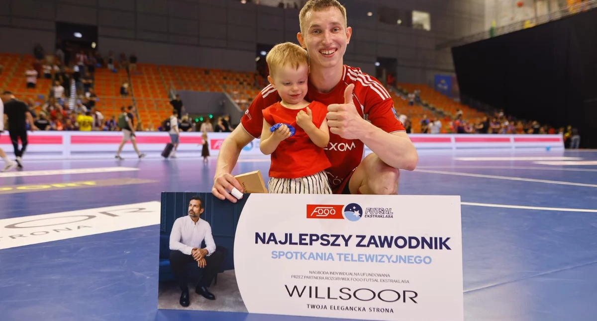 Danił Abakszyn został wybrany najlepszym graczem drugiego meczu finałowego. Fot. FOGO Futsal Ekstraklasa