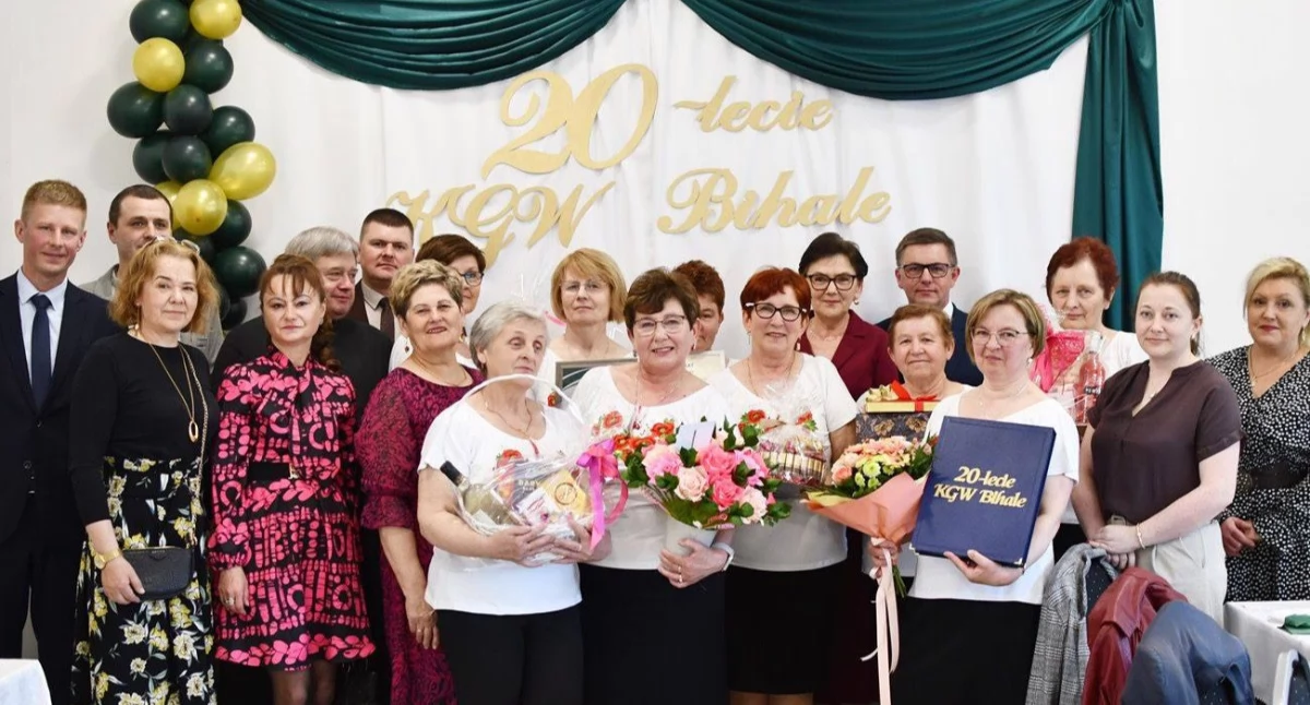 Obchody 20-lecia KGW w Bihalach były nie tylko okazją do świętowania, ale także wyrazem uznania dla wieloletniej działalności KGW i osób, które z pasją angażują się w rozwój lokalnej społeczności./Fot. Agnieszka Sopel