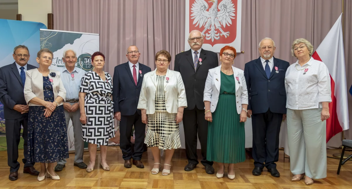 Złote gody były okazją do uhonorowania jubilatów oraz złożenia im podziękowań za piękny przykład oddania i stworzenia rodziny, który może inspirować młodsze pokolenia./ FOT. Urząd Miasta Radymna