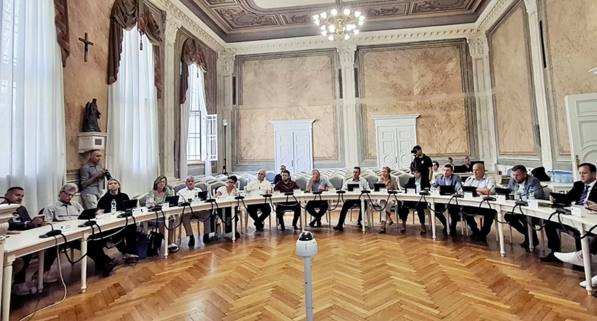 „Za” przyjęciem uchwały głosowało 20 radnych, od głosu się wstrzymały trzy osoby (Anna Grad-Mizgała, Liliana Kalinowska i Ryszard Kulej). Fot. zbiory własne