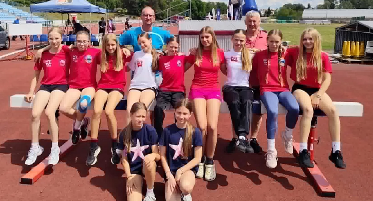 Najmłodsza grupa UKS „Tempo 5” Przemyśl nie chciała być gorsza od kolegów i powiększyła medalowy dorobek. Fot. zbiory własne