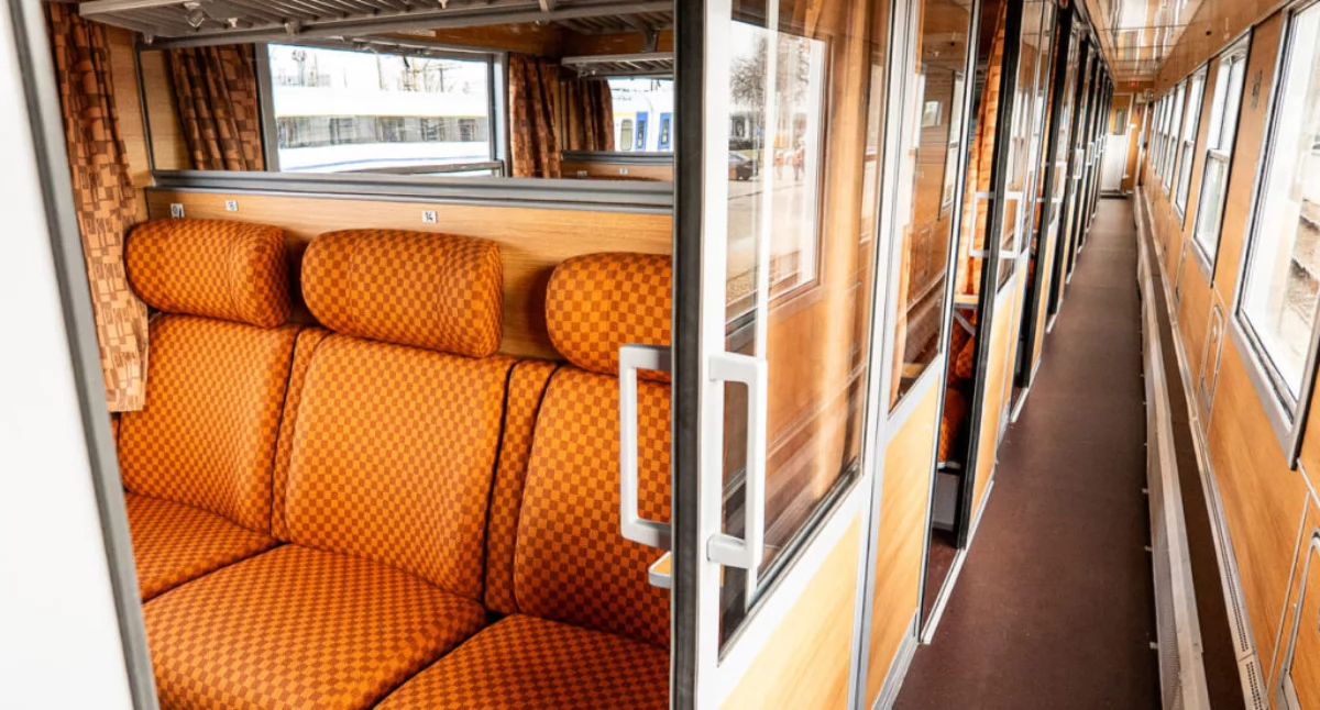 Klimat dawnych kolejowych wypraw zapewni retro skład IC Nieśpieszny. Na trasie przejazdu znalazł się m.in. Przemyśl./ FOT. PKP Intercity