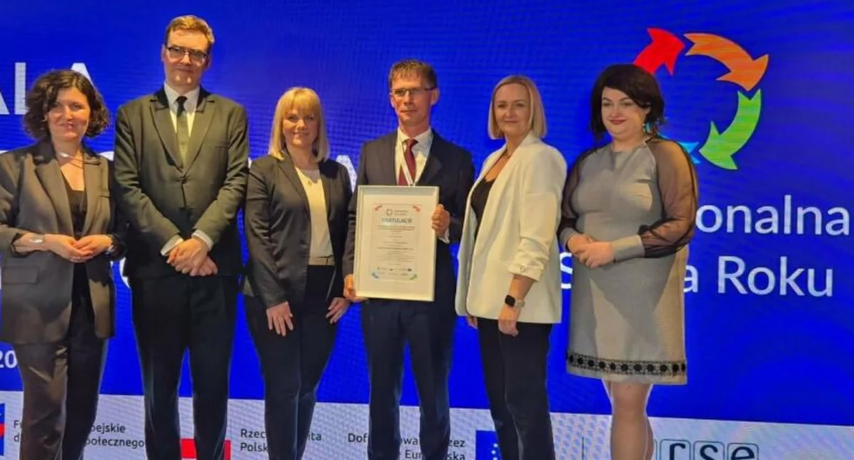 Na gali finałowej wyróżnienie wręczone zostało m.in. Centrum Kształcenia Zawodowego i Ustawicznego nr 2 w Przemyślu, które znalazło się w prestiżowym gronie 36 najlepszych szkół w Polsce./ FOT. UM Przemyśl