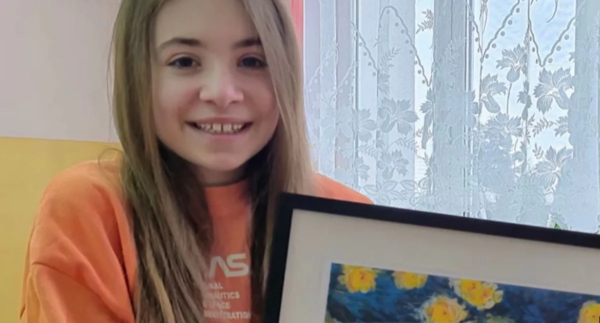 Uczennica SP w Jankowicach Jagoda Kurecka została doceniona za wyjątkową wersję słynnego obrazu „Gwiaździsta noc” Vincenta van Gogha. To jej sukces otworzył uczniom drogę do finałowej rywalizacji./ FOT. SP w Jankowicach
