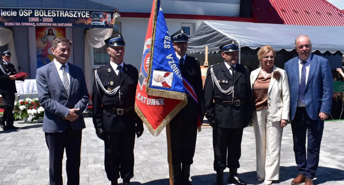 Podczas uroczystości nie zabrakło wspomnień, podziękowań oraz nawiązania do najważniejszych wydarzeń z historii jednostki, której początki sięgają 1906 roku./ FOT. Starostwo Powiatowe w Przemyślu