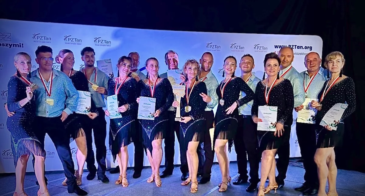 Tytuł mistrza Polski wywalczył sobie zespół Hobby Dance Club A-Z, startujący w konkurencji Salsa Rueda De Casino./ FOt. materiały organizatora