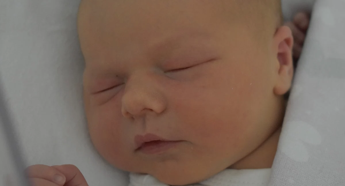 Róża Kulesza, córeczka Natalii i Sebastiana, siostrzyczka Jasia, urodzona 27 czerwca, mieszkanka Łuczyc. 