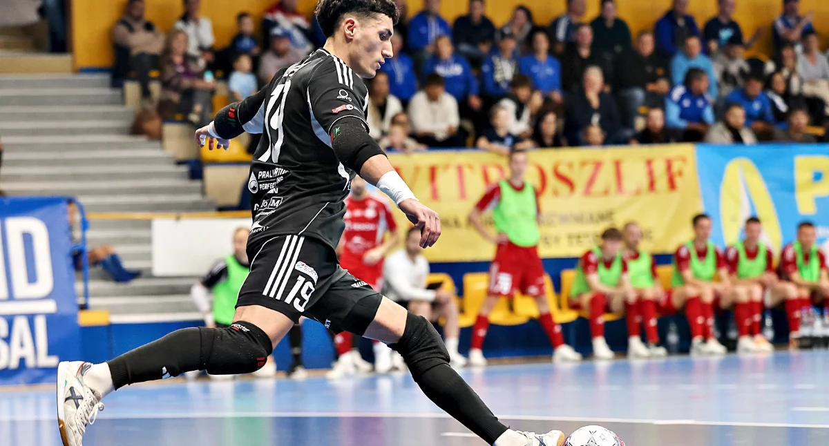 Jeden z najlepszych polskich futsalowych bramkarzy Krzysztof Iwanek będzie strzec bramki aktualnych wicemistrzów Polski przez kolejne trzy lata. Fot. zbiory własne