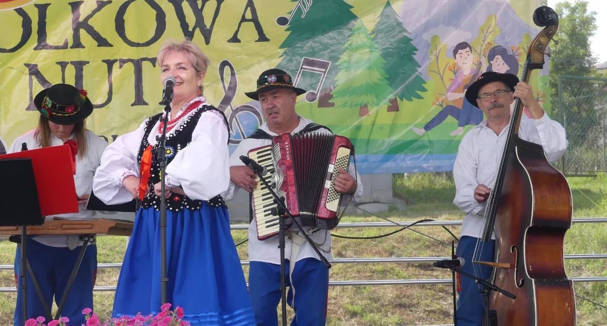 Na scenie zaprezentowano bogactwo lokalnego folkloru./ FOT. UG Krzywcza