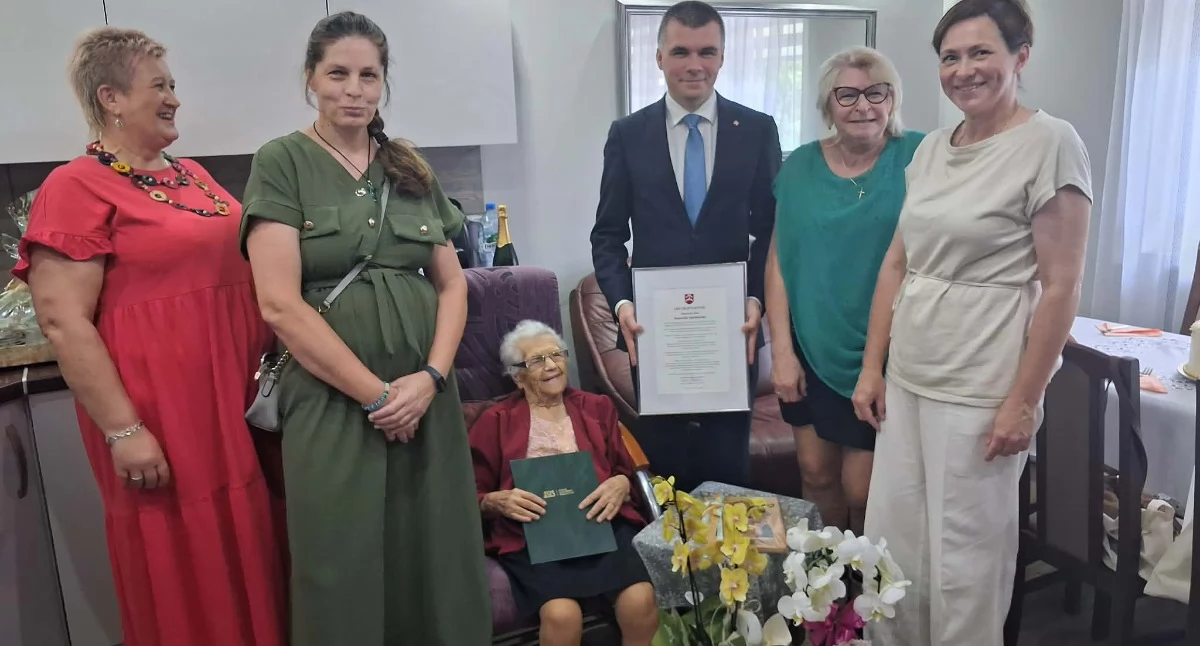 Sto lat zapisywania się na karcie historii i przeżywania tak wielu przemian to wyjątkowa okazja do celebracji./Fot. UMiG Oleszyce