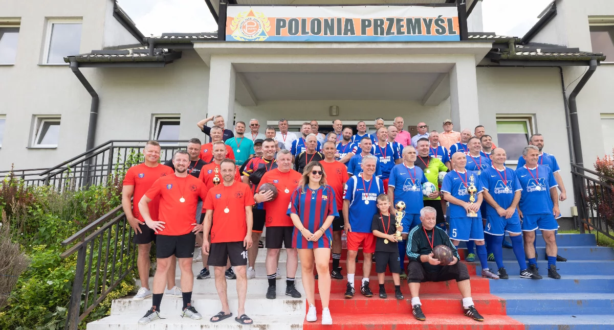 Organizatorami tegorocznego memoriału była rodzina Krzysztofa – żona Irena, córki Anna i Agnieszka, jego przyjaciele z boiska. Wydarzenie odbyło się na stadionie Polonii Przemyśl./Fot. Agnieszka Dominiak