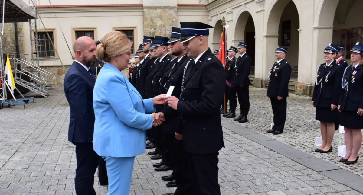 Okrągła rocznica OSP w Krasiczynie odbyła się w wyjątkowej scenerii zamku. / FOT. Starostwo Powiatowe w Przemyślu