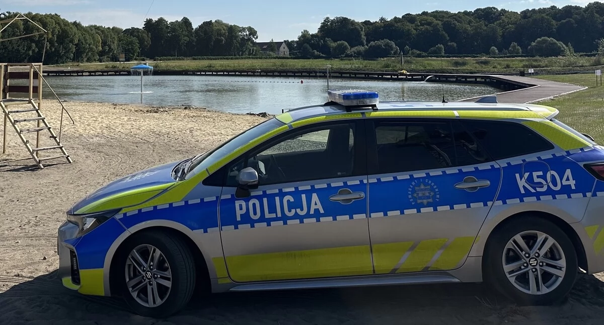 Jak relacjonuje lubaczowska policja, kobieta tonęła i została wyciągnięta z wody przez ratownika. Okazało się, że jest pod mocnym wpływem alkoholu./ FOT. KPP w Lubaczowie