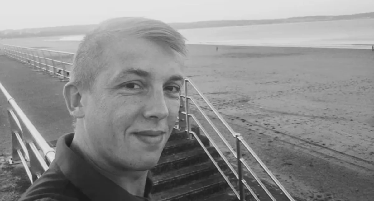 Przemyślanin Damian Soból, wolontariusz World Central Kitchen, zginął 1 kwietnia 2024 r. Oprócz niego śmierć poniosło sześć innych osób. Żaden z odpowiedzialnych za to morderstwo izraelskich żołnierzy nie stanie przed sądem. Fot. zbiory własne