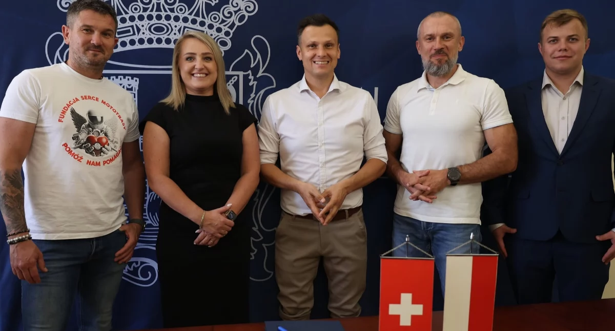 Podpisane 20 sierpnia umowy z władzami miasta otwierają drogę do realizacji czterech ciekawych inicjatyw, które będą angażować mieszkańców./ FOT. UM Jarosław