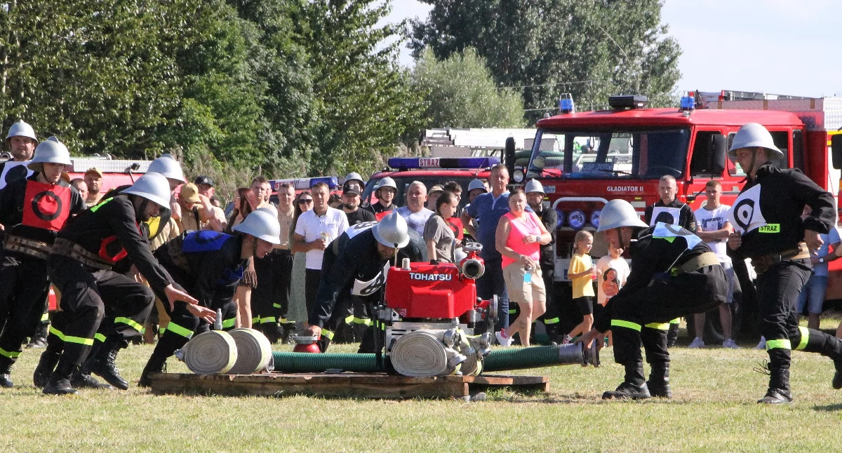 Druhowie podczas rywalizacji w zadaniu bojowym.
