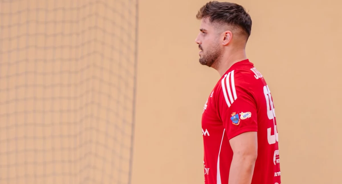 Juan Carlos Sanchez Colchón „Juanqui” w dwóch meczach zdobył już trzy bramki. Strzelanie zaczął w Sierakowicach. Fot. WE-MET FC Sierakowice/Kamil Flisikowski
